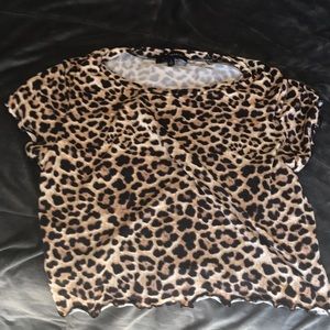 La hearts cheetah crop top